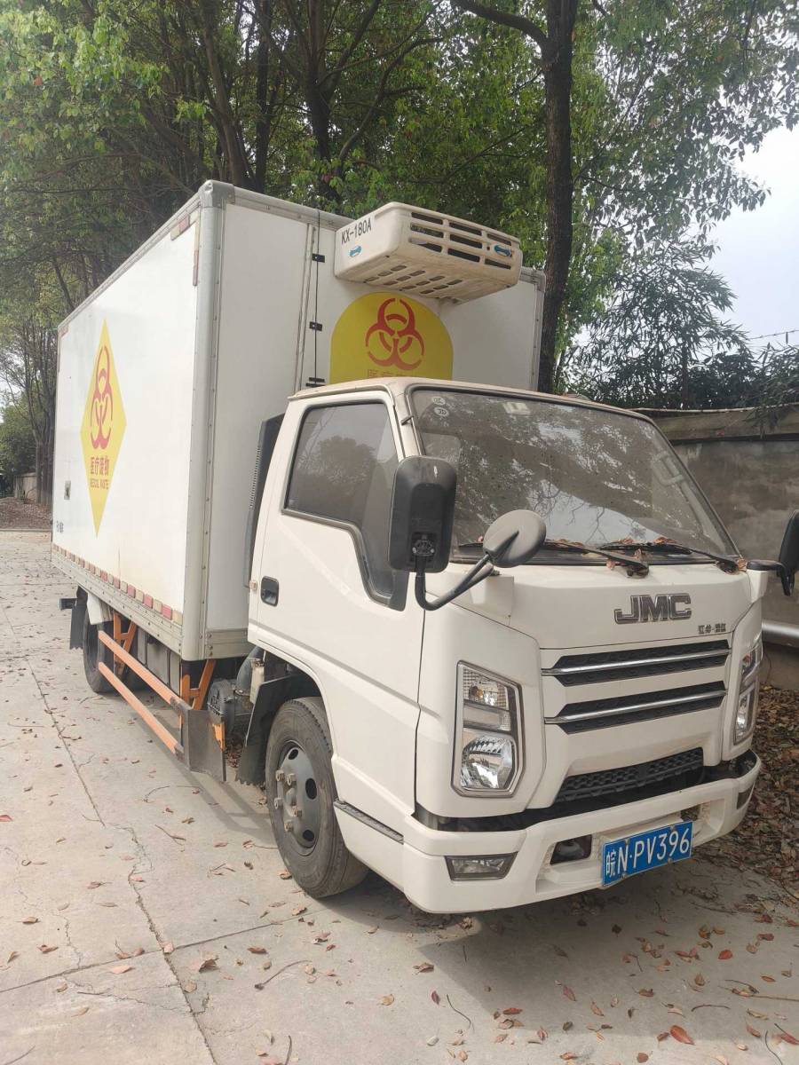 江铃江特牌轻型厢式货车一批整体拍卖