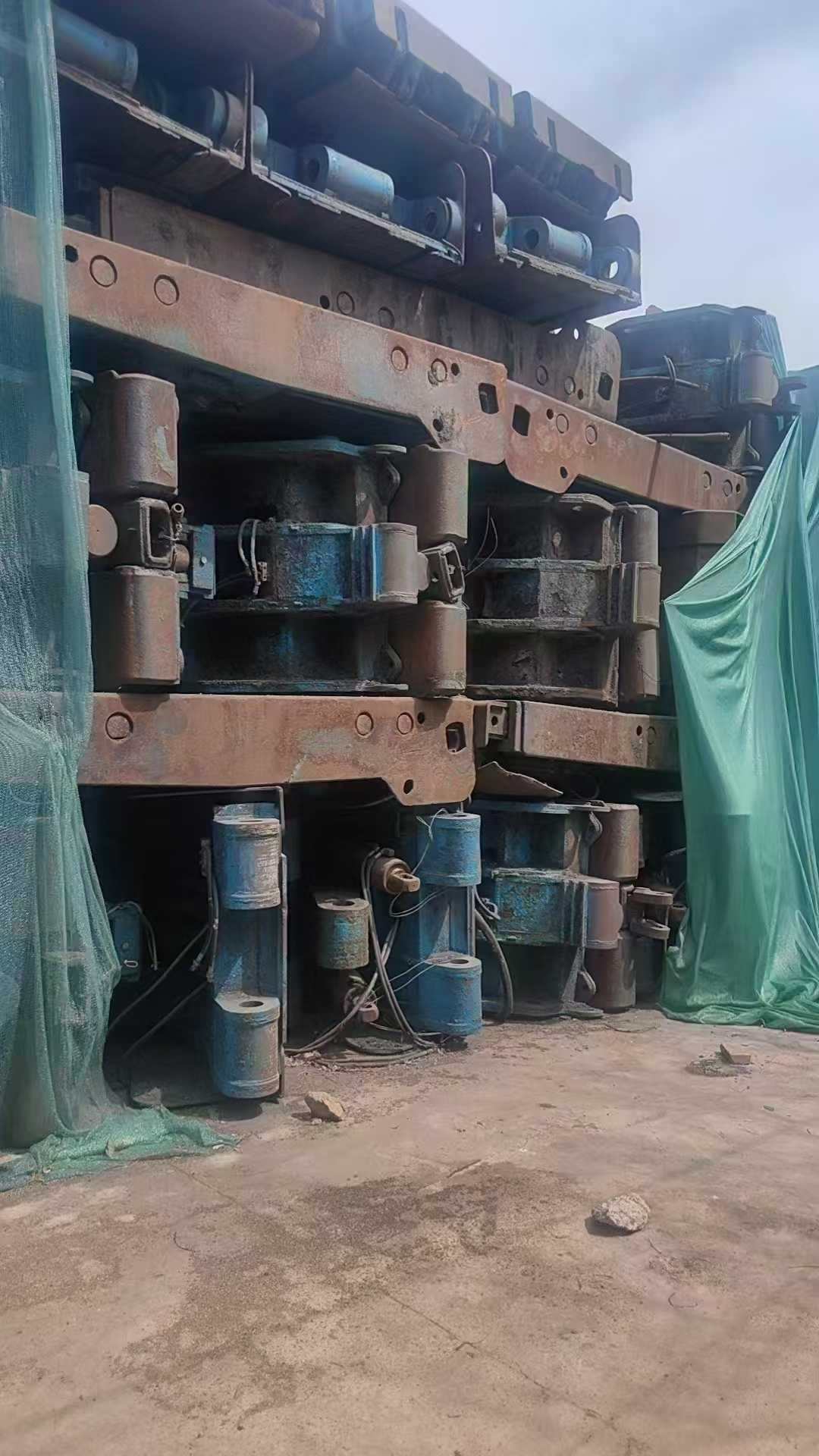 二手液压支架（ZY6800-14/28）