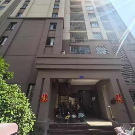 界首市植物园二期23幢21层2单元2101（面积123.9平方米）不动产一处