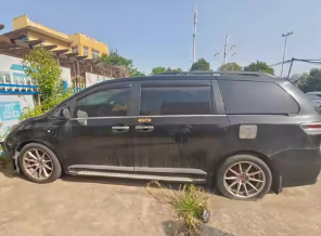 一拍 车牌号为皖K19F76塞纳牌小型普通客车一辆（不含车牌号）